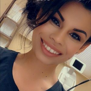 Meet your Posher, Elaina